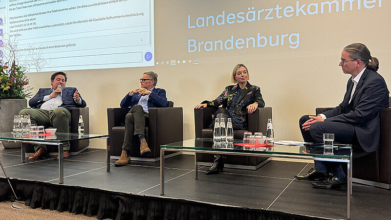 Sprecher bei der Hybrid-Veranstaltung zur Themathik KI  | Foto: ©Landesärztekammer Brandenburg